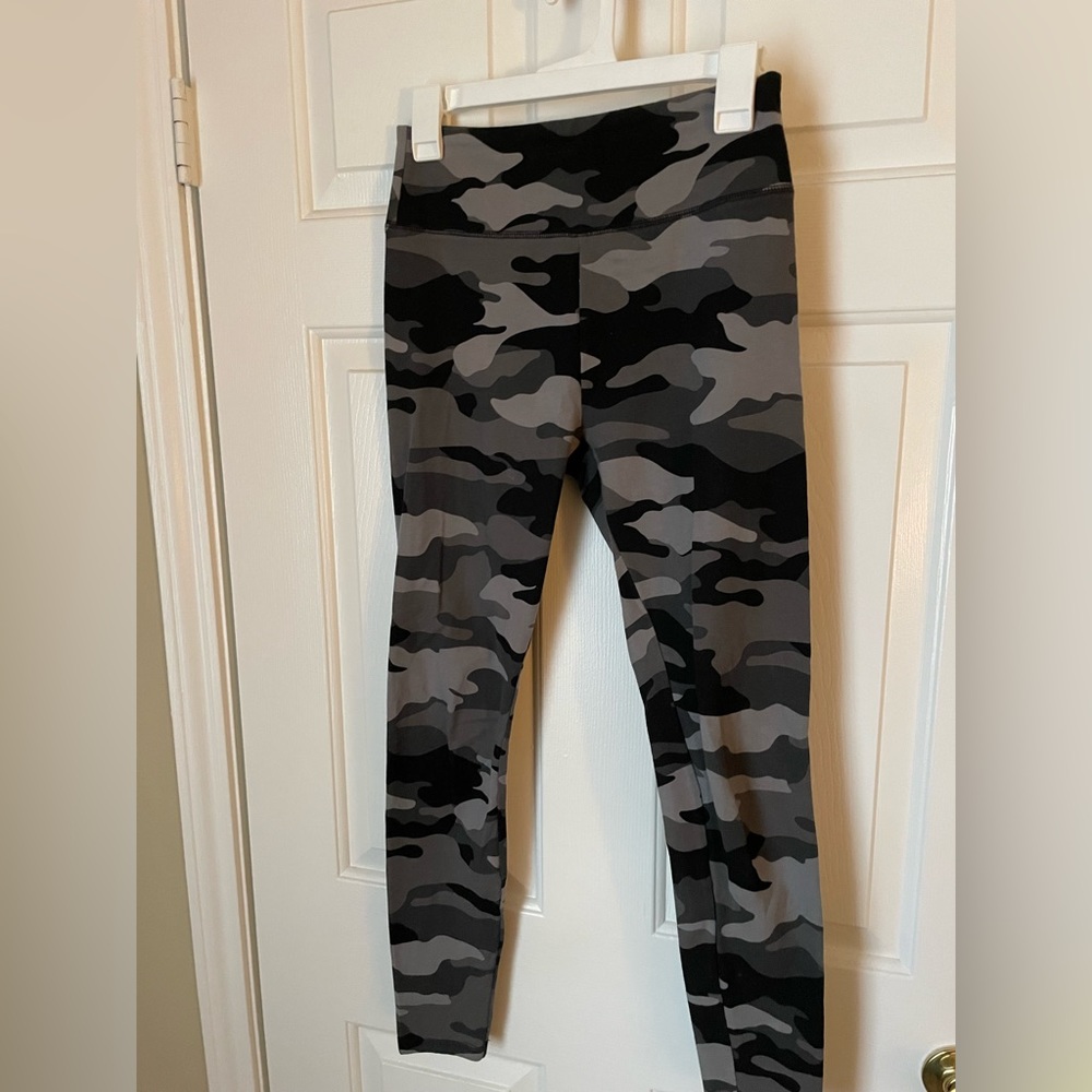 Camouflage Black & Gray Leggings